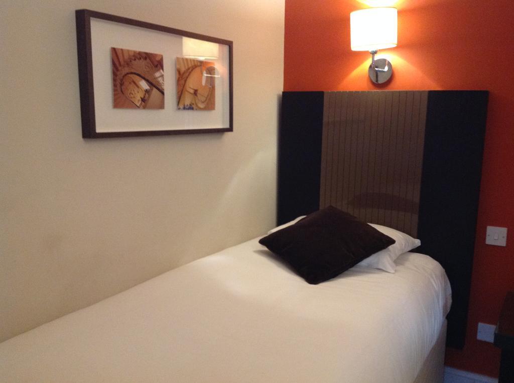 Highfield Park Otel Hook  Dış mekan fotoğraf