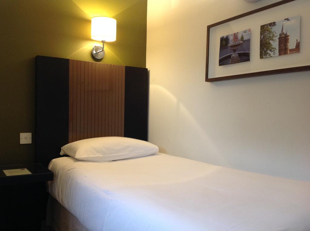 Highfield Park Otel Hook  Dış mekan fotoğraf