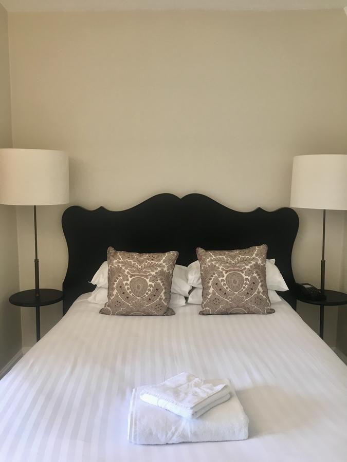 Highfield Park Otel Hook  Dış mekan fotoğraf