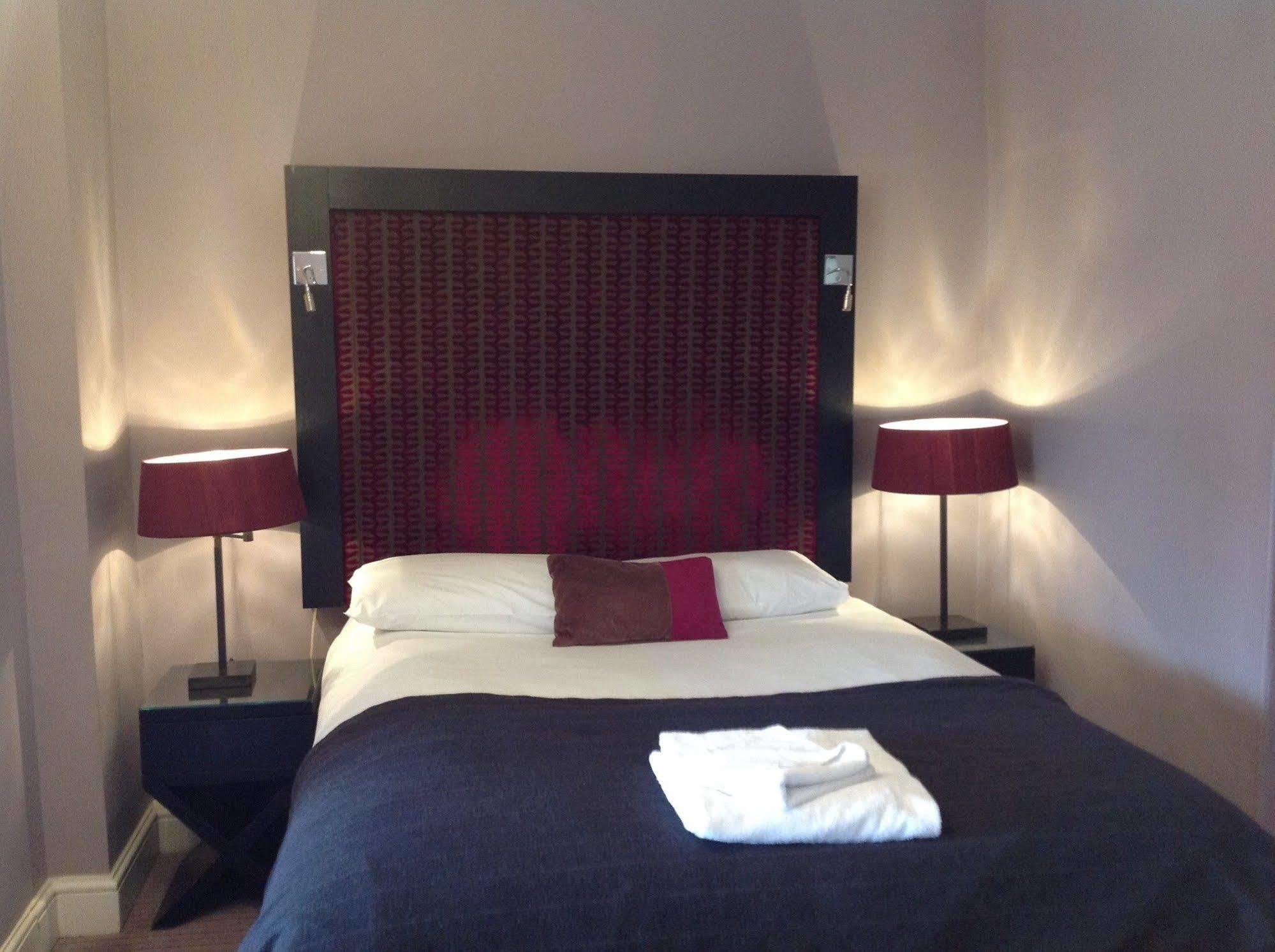 Highfield Park Otel Hook  Dış mekan fotoğraf