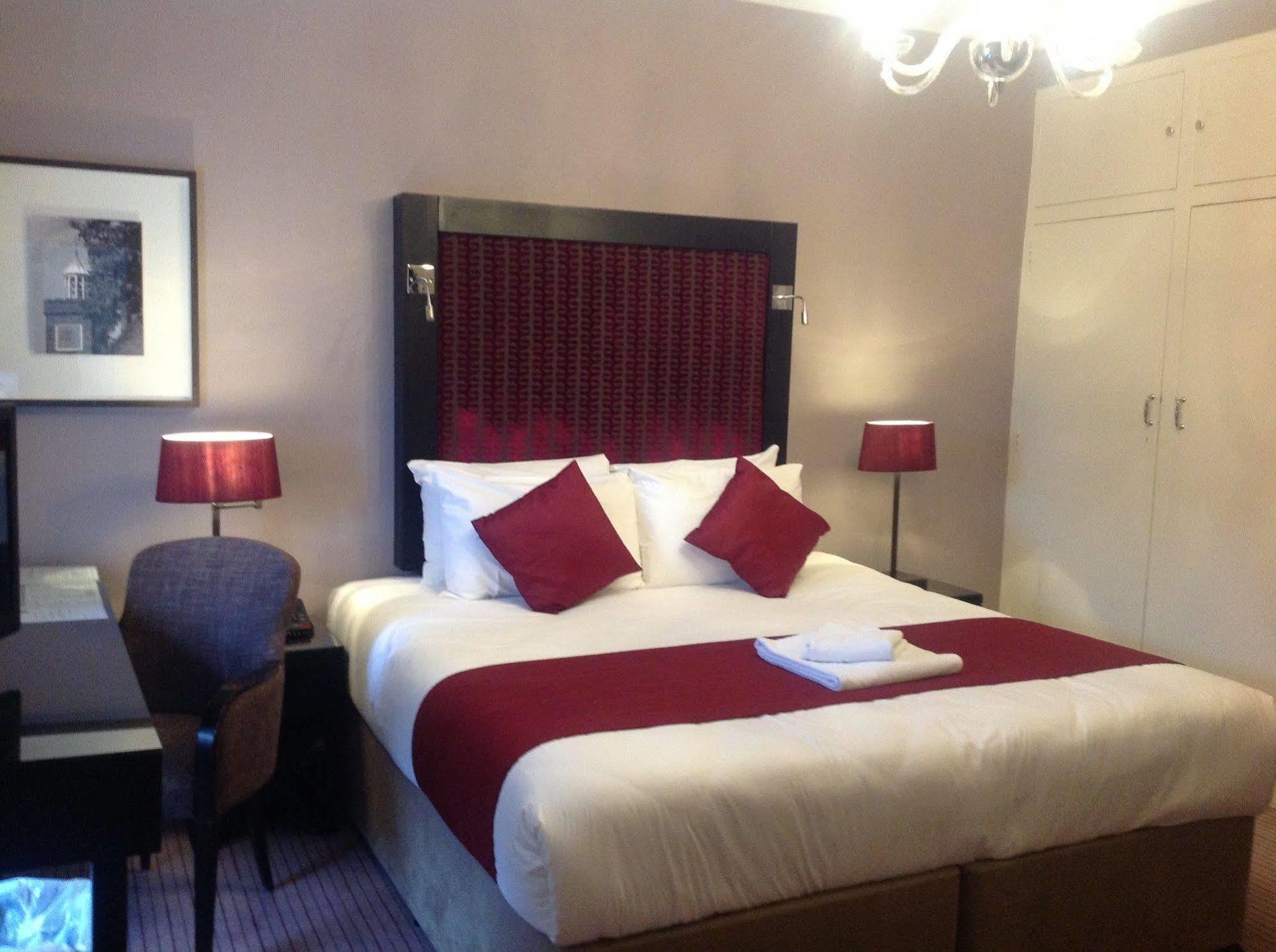 Highfield Park Otel Hook  Dış mekan fotoğraf